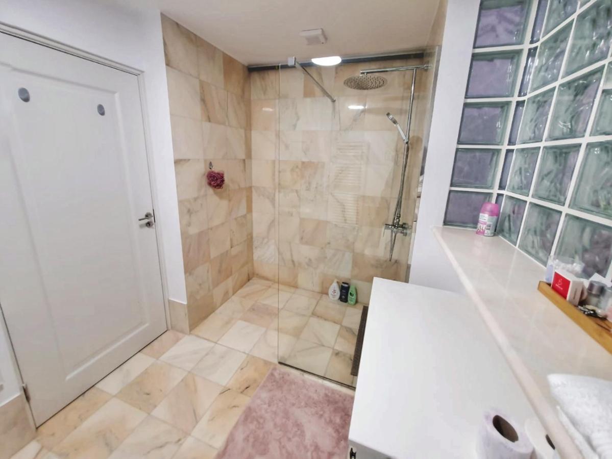 Apartament Garsoniera C&L Petroszany Zewnętrze zdjęcie
