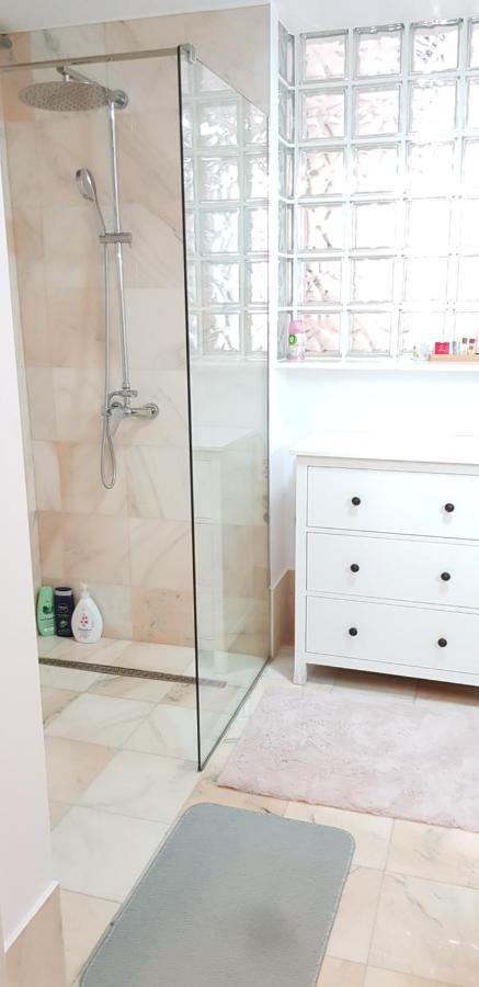 Apartament Garsoniera C&L Petroszany Zewnętrze zdjęcie